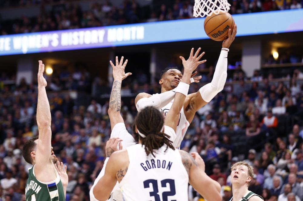 集中攻击她 集中攻击她